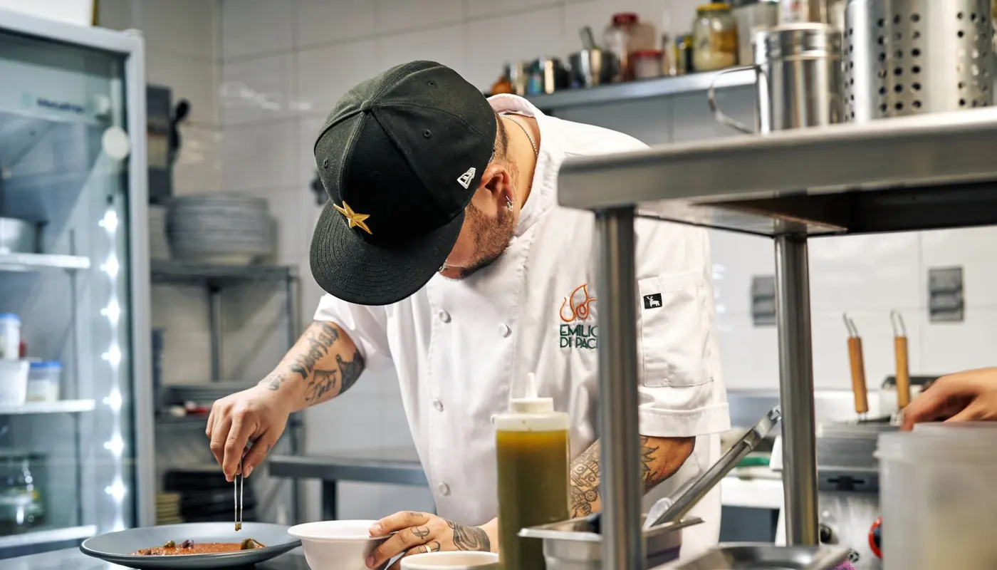Buying Commercial Kitchen Equipment Online in India (2026) — Hospiverse India