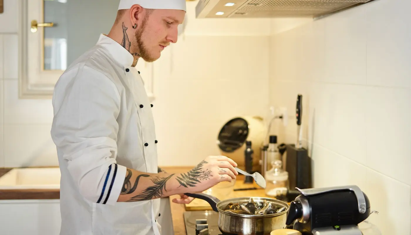 Gas or Induction? Cost, Speed, and Safety for New Indian Kitchens