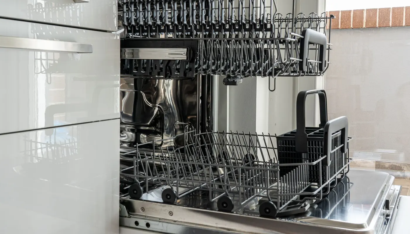 Glasswashers vs Dishwashers for Bars and Fine Dining 2026 — Hospiverse India