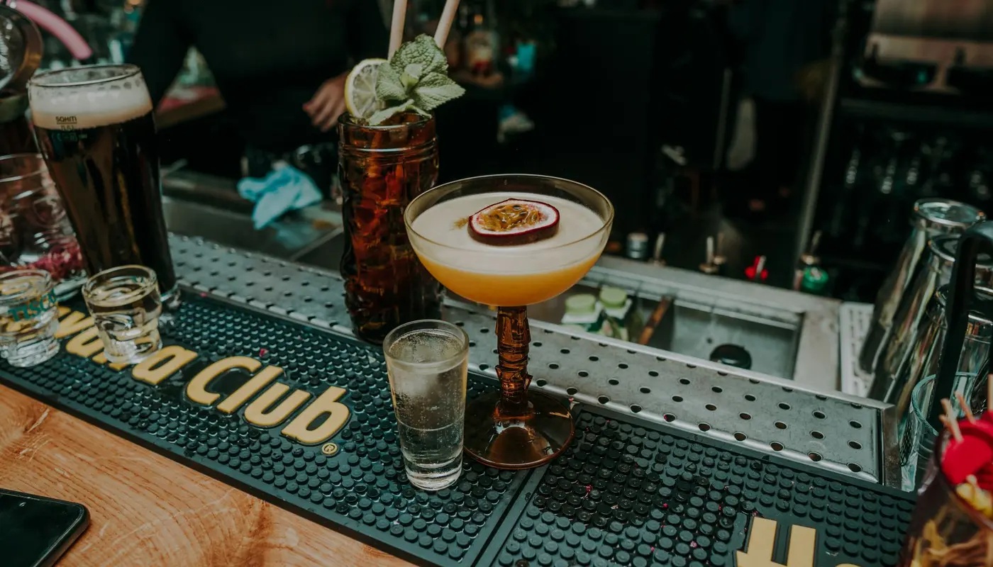 Trends in Bar and Beverage Equipment for Modern Hotels — Hospiverse India